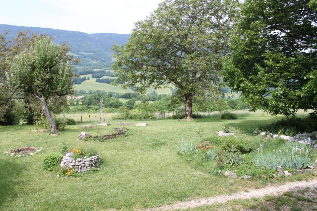 Hotonnes Chez Louve Bleue B&B 외부 사진